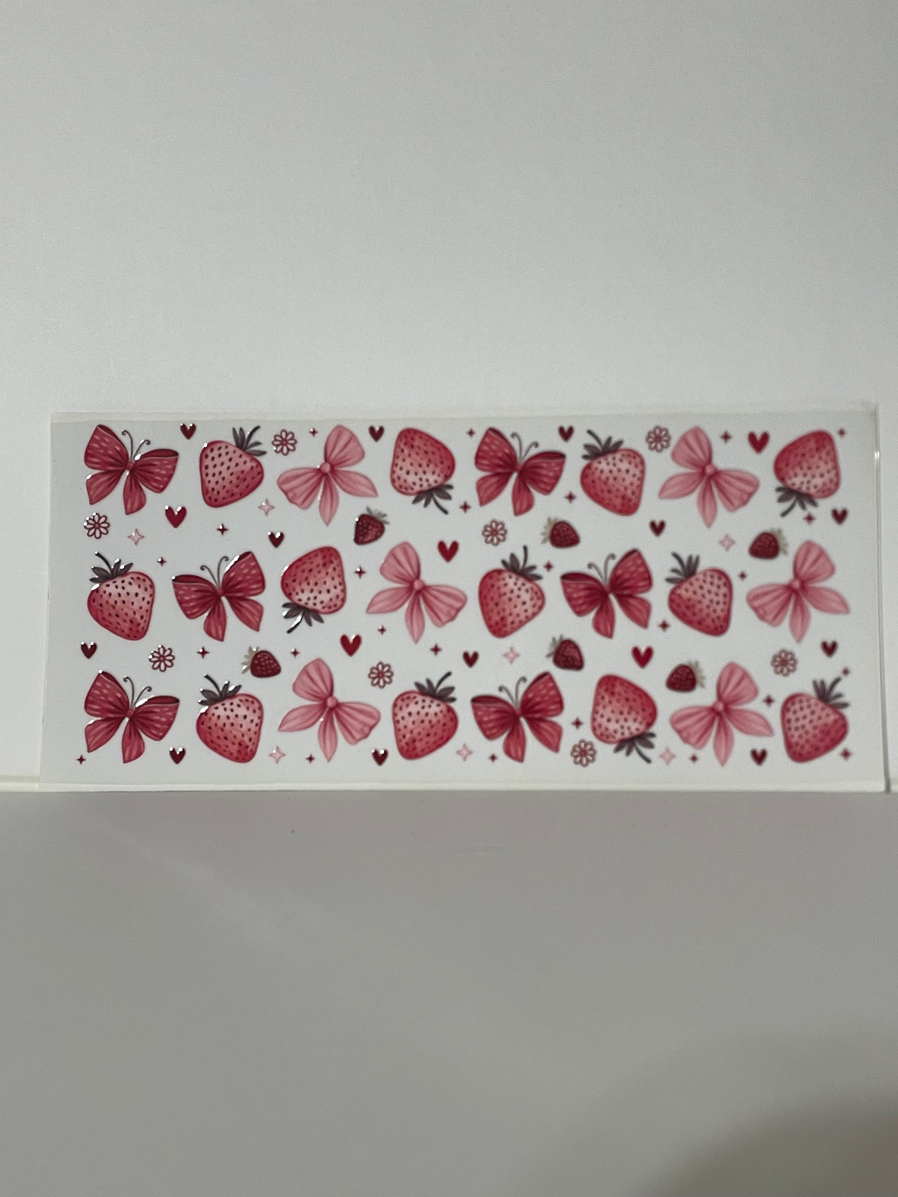Strawberry and bow cup print