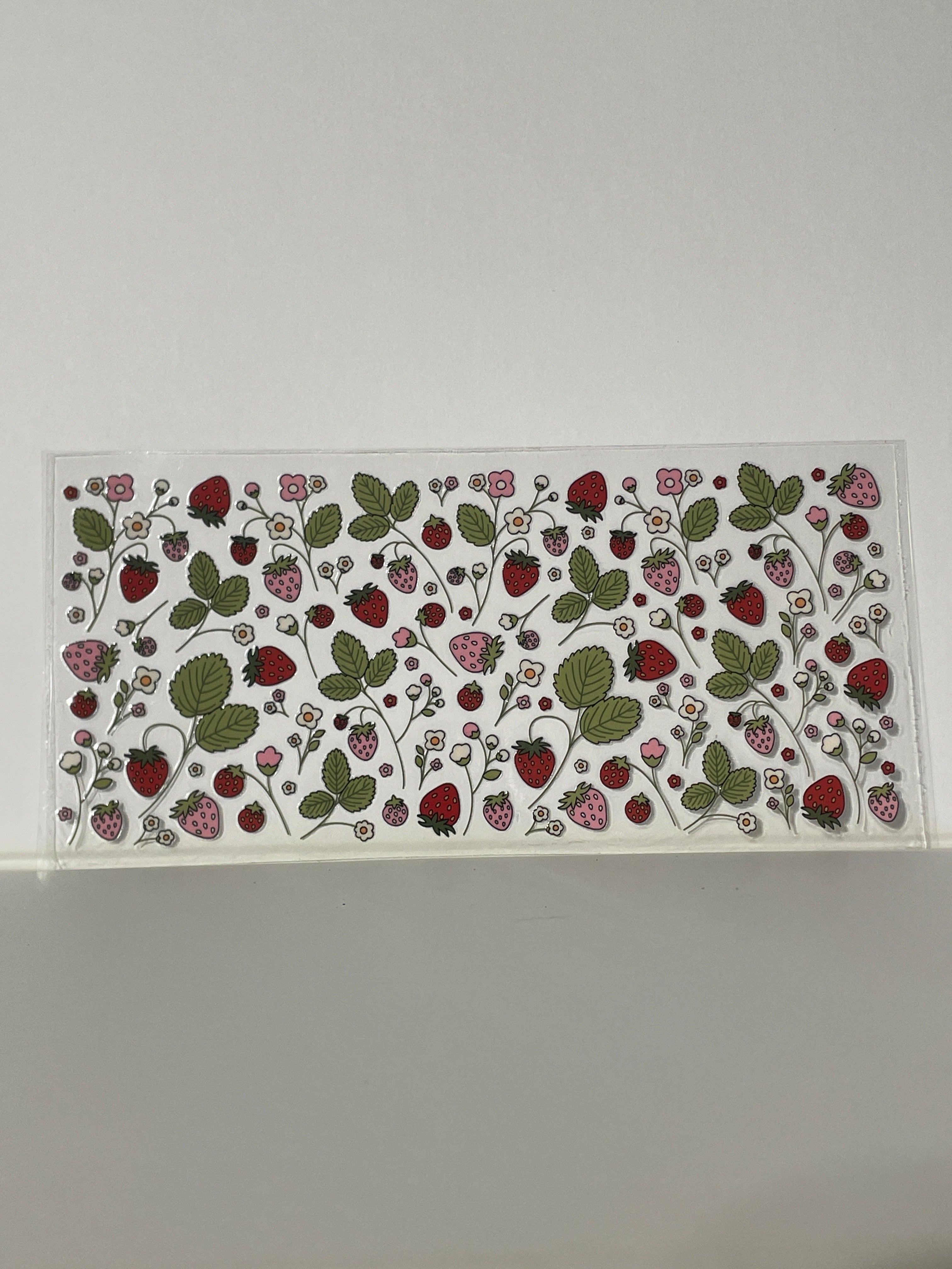 Red and pink strawberry cup print