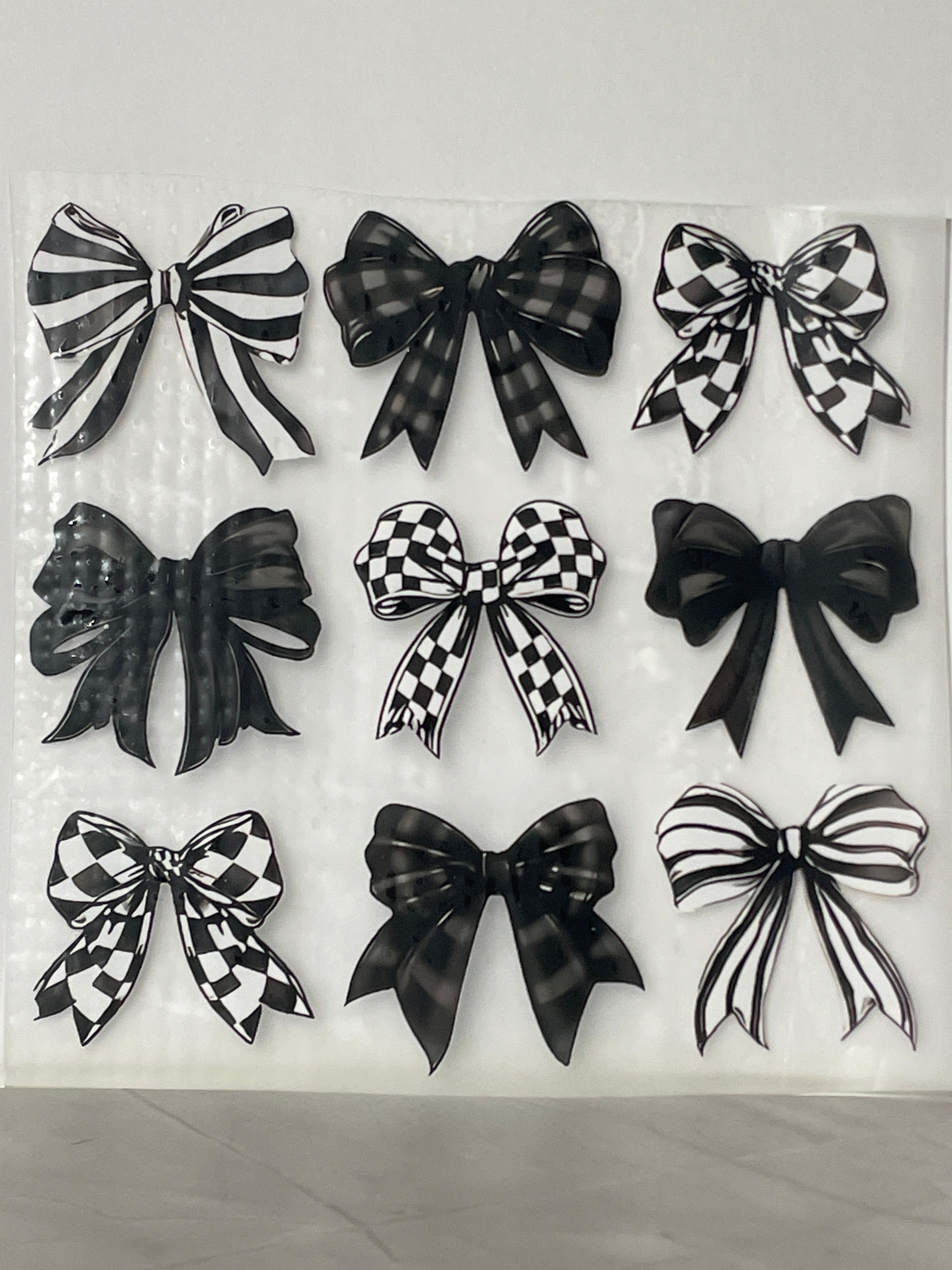 Black and white bow shirt print