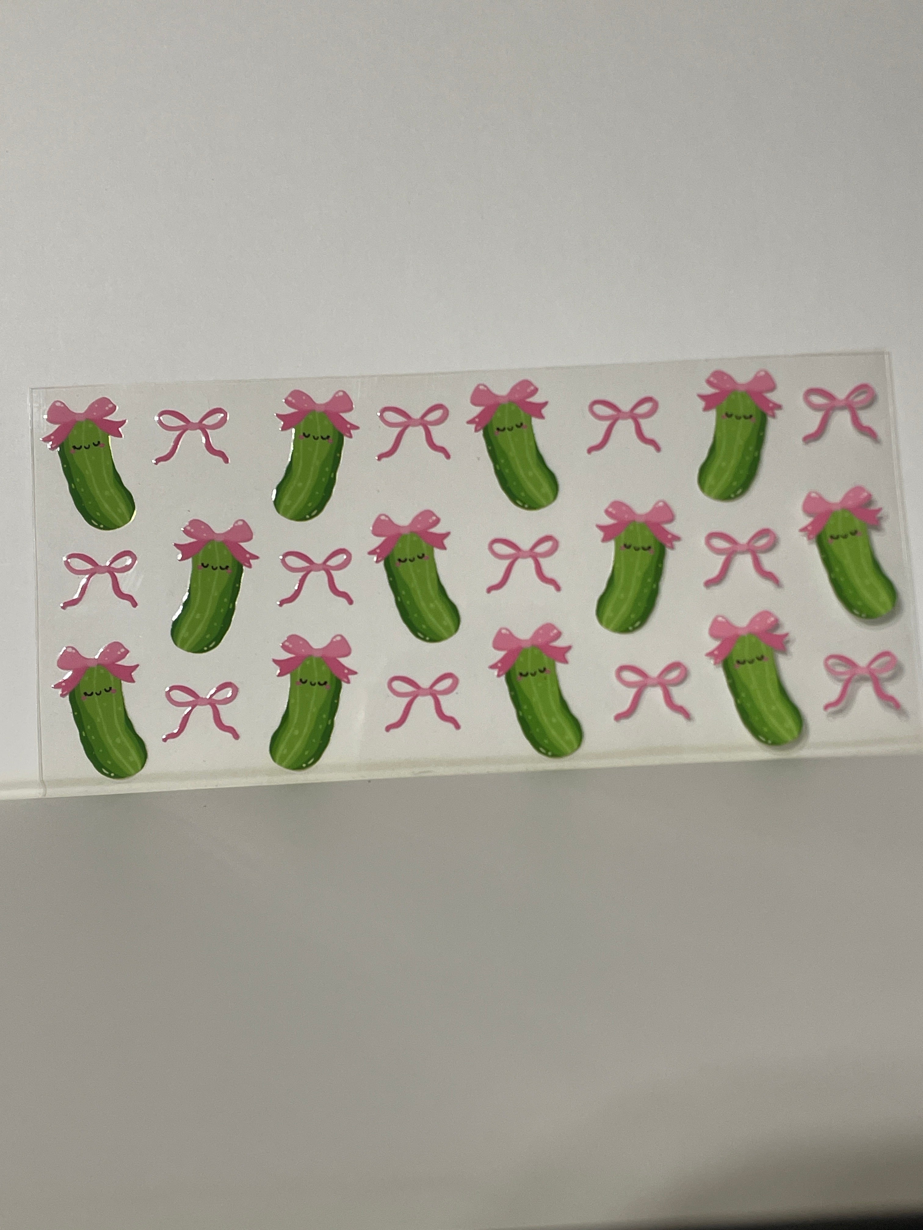 Pickles with bows cup print
